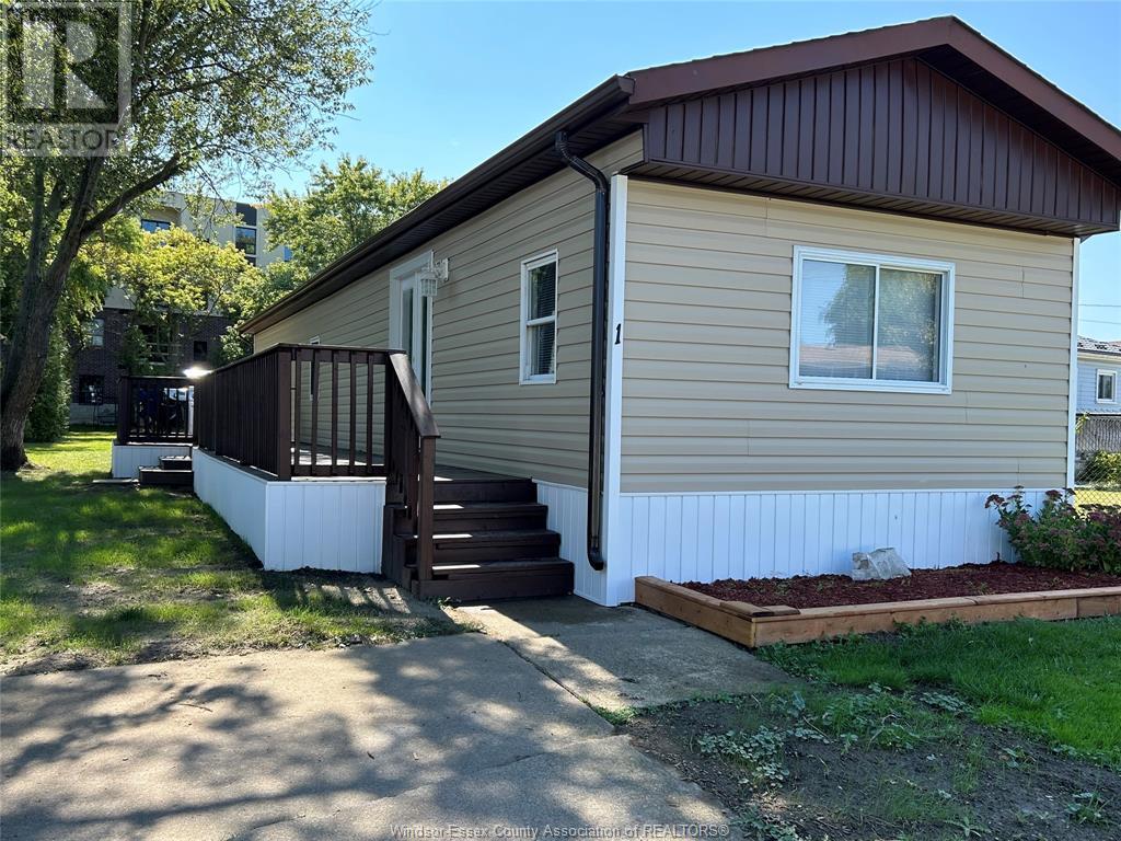 1 PARKSIDE DRIVE, McGregor, Ontario