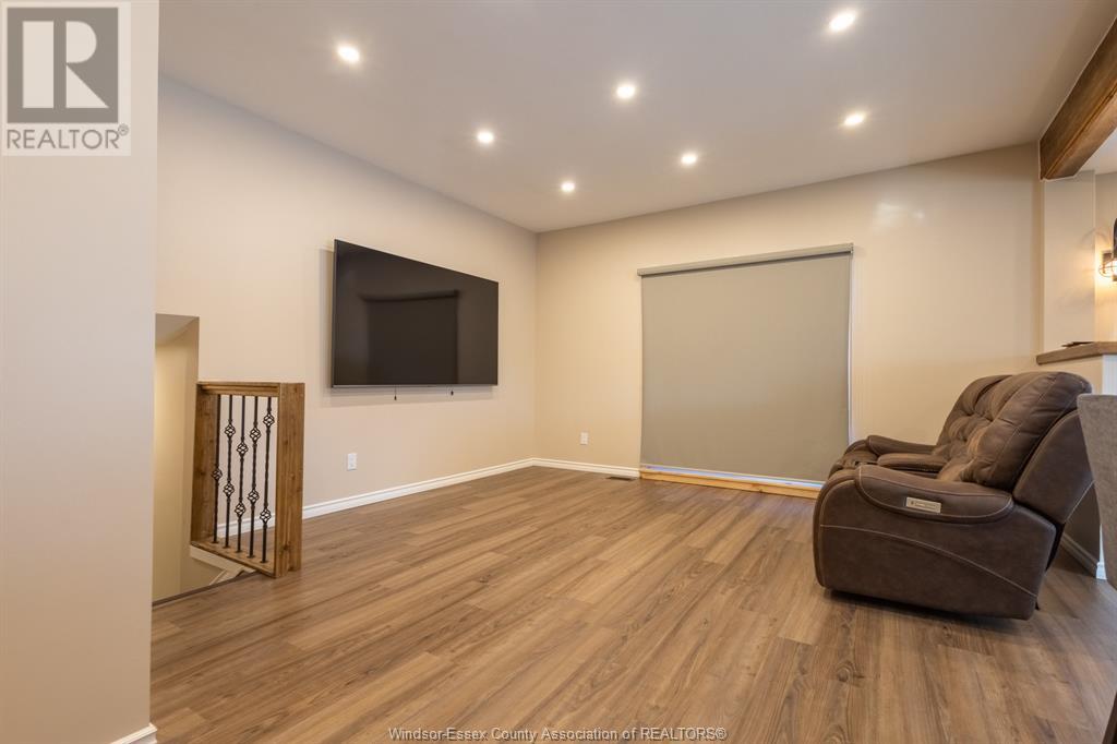 1695 Division Road North, Kingsville, Ontario  N9Y 2Y9 - Photo 4 - 25019364