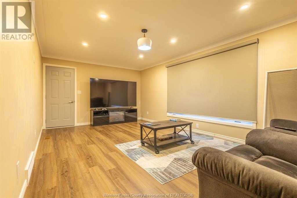 1695 Division Road North, Kingsville, Ontario  N9Y 2Y9 - Photo 5 - 25019364