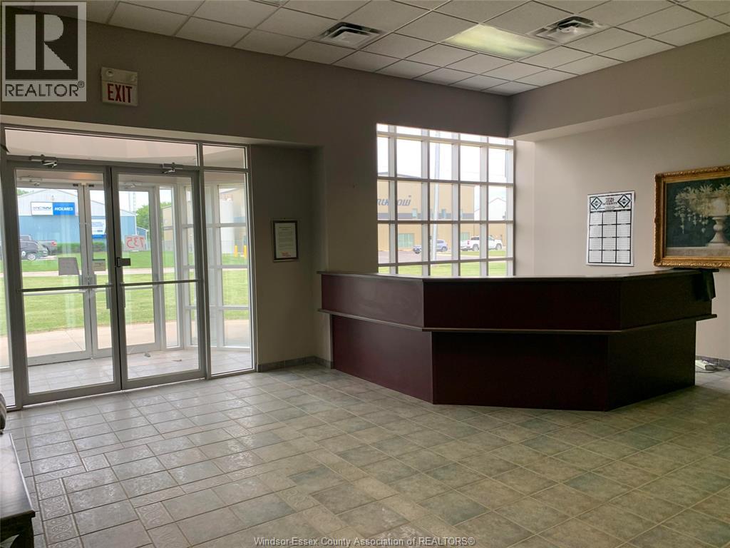 775 Gillard Street, Wallaceburg, Ontario  N8A 5G7 - Photo 5 - 25020263