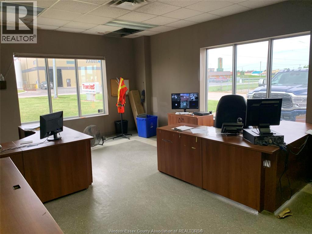 775 Gillard Street, Wallaceburg, Ontario  N8A 5G7 - Photo 9 - 25020263