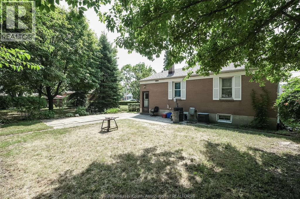 1158 Dot Avenue, Windsor, Ontario  N9C 3J1 - Photo 8 - 25020871