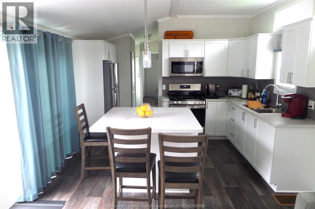 981 County Rd 2 Unit# 700, Lakeshore, Ontario  N8L 1B4 - Photo 10 - 25021860