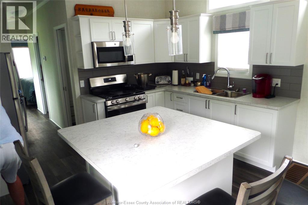 981 County Rd 2 Unit# 700, Lakeshore, Ontario  N8L 1B4 - Photo 11 - 25021860