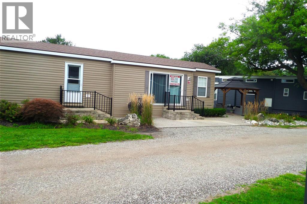 981 County Rd 2 Unit# 700, Lakeshore, Ontario  N8L 1B4 - Photo 2 - 25021860