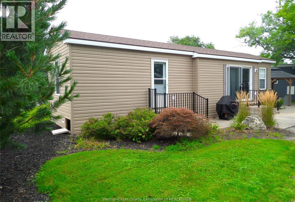 981 County Rd 2 Unit# 700, Lakeshore, Ontario  N8L 1B4 - Photo 3 - 25021860