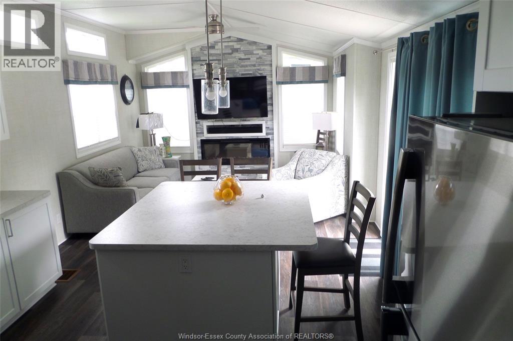 981 County Rd 2 Unit# 700, Lakeshore, Ontario  N8L 1B4 - Photo 9 - 25021860