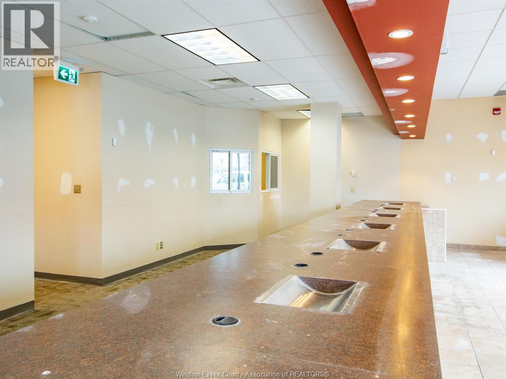 596 Ouellette Avenue, Windsor, Ontario   - Photo 12 - 25026578