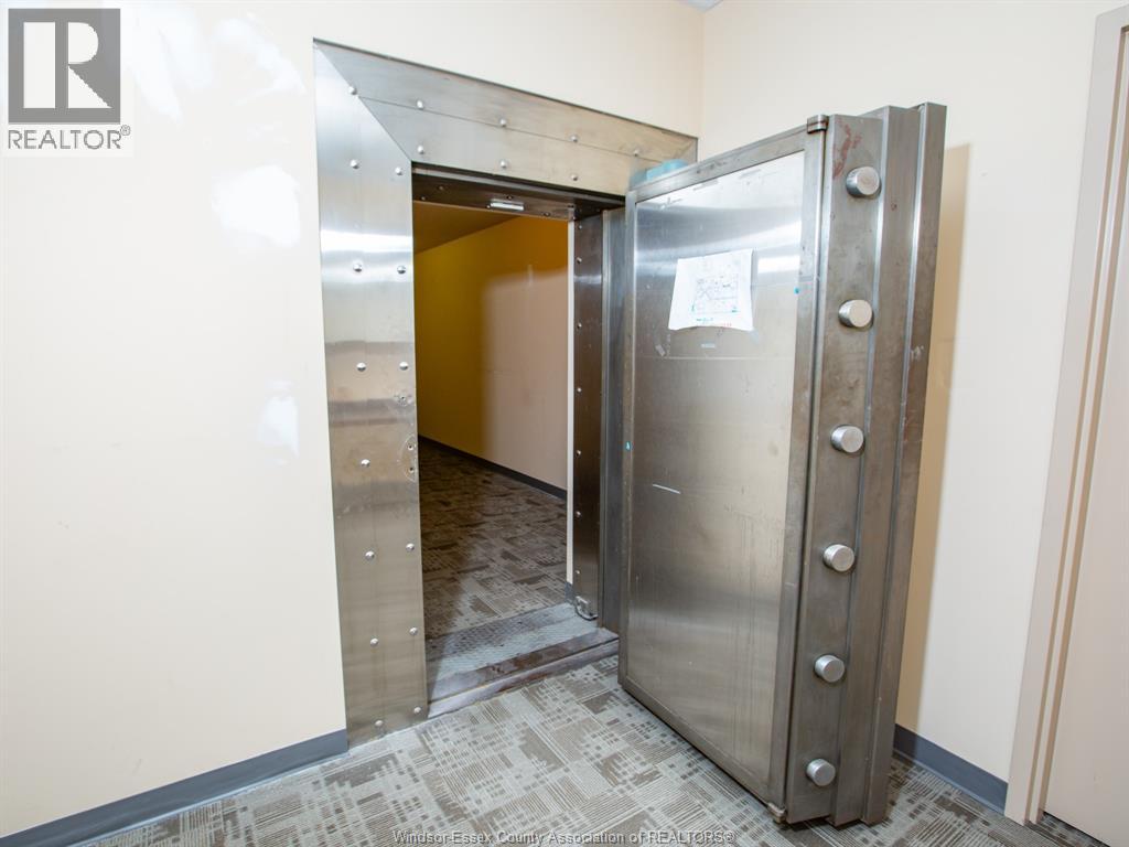 596 Ouellette Avenue, Windsor, Ontario   - Photo 16 - 25026578