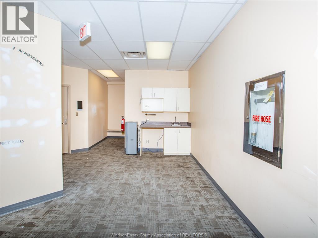 596 Ouellette Avenue, Windsor, Ontario   - Photo 19 - 25026578