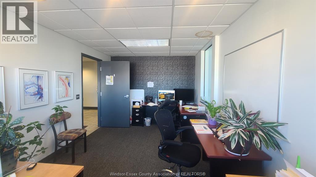 4960 Walker Road Unit# 3, Tecumseh, Ontario  N0R 1L0 - Photo 12 - 25027445