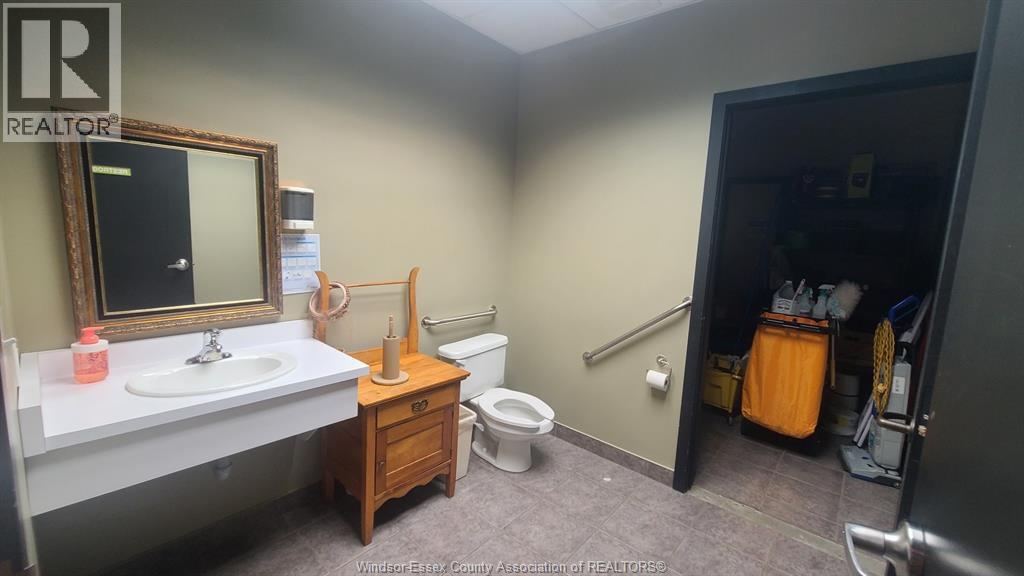 4960 Walker Road Unit# 2, Tecumseh, Ontario  N0R 1L0 - Photo 12 - 25027431