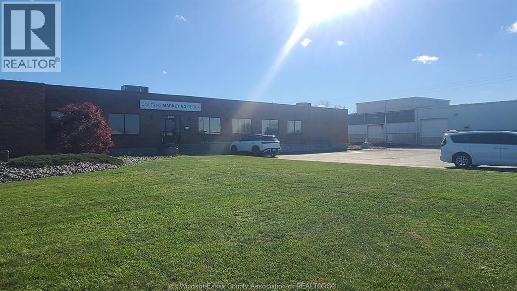 4960 Walker Road Unit# 2, Tecumseh, Ontario  N0R 1L0 - Photo 3 - 25027431