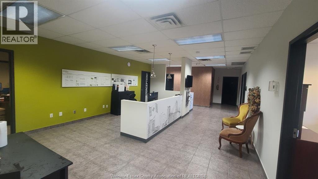 4960 Walker Road Unit# 2, Tecumseh, Ontario  N0R 1L0 - Photo 5 - 25027431