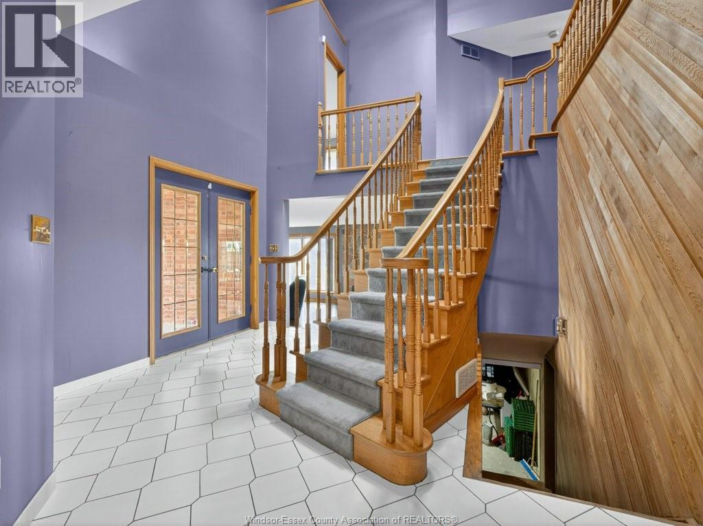 2495 Division Road North, Kingsville, Ontario  N9Y 2E5 - Photo 3 - 25028053