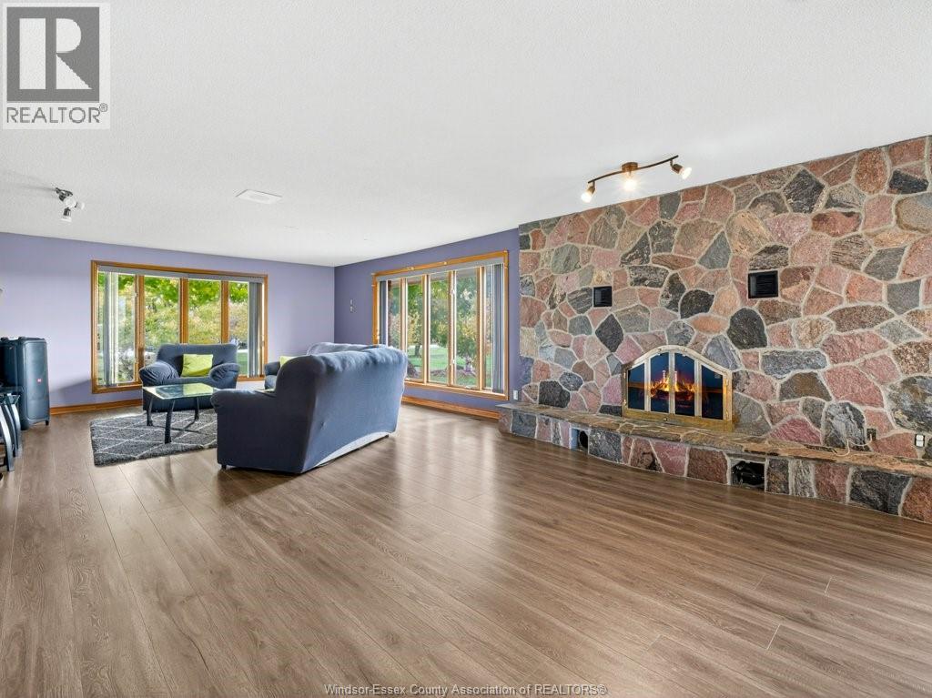 2495 Division Road North, Kingsville, Ontario  N9Y 2E5 - Photo 5 - 25028053