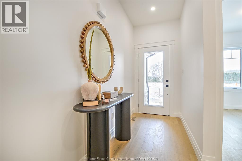 54 Mulberry Court, Amherstburg, Ontario  N9V 1N3 - Photo 2 - 25028454