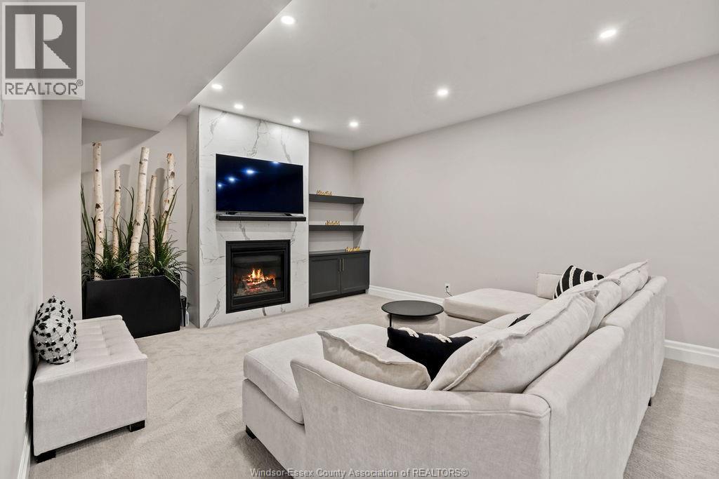 258 Xavier Circle, Lakeshore, Ontario  N8N 0J3 - Photo 4 - 25029039