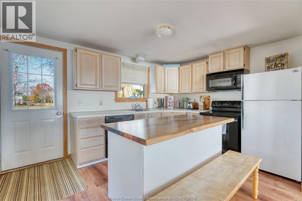 1049 Heritage Road, Kingsville, Ontario  N9Y 2E6 - Photo 11 - 25029317