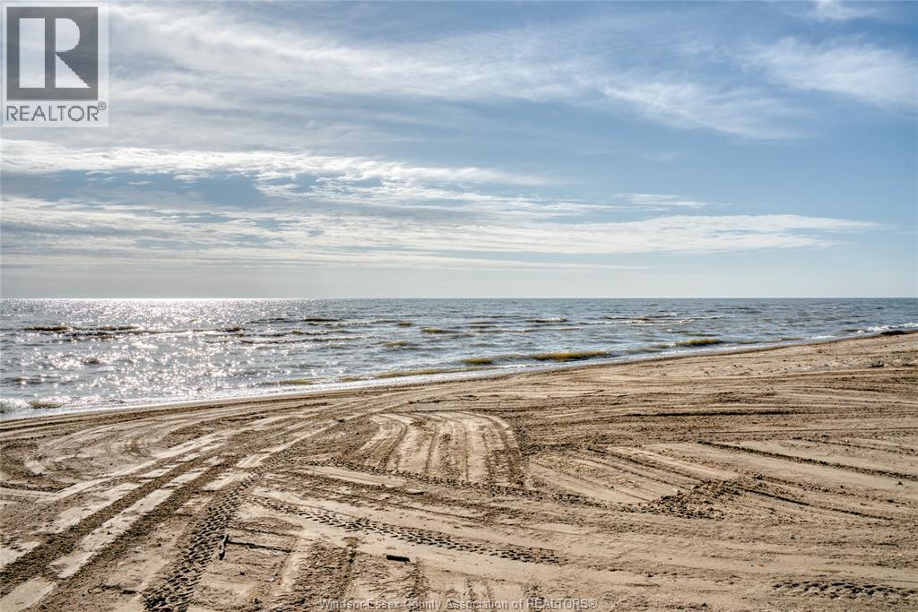 1049 Heritage Road, Kingsville, Ontario  N9Y 2E6 - Photo 31 - 25029317