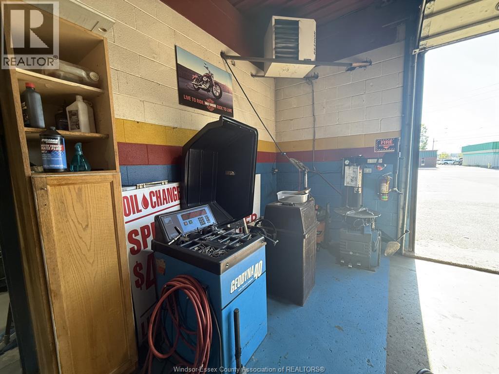 3414 Wyandotte Street East, Windsor, Ontario  N8Y 1G1 - Photo 4 - 25030888