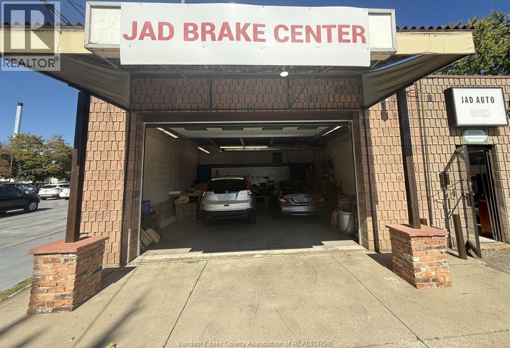 3414 Wyandotte Street East, Windsor, Ontario  N8Y 1G1 - Photo 8 - 25030888