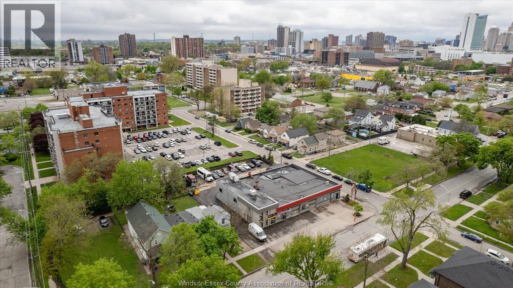 857 Howard Avenue, Windsor, Ontario  N9A 1S1 - Photo 3 - 25031334