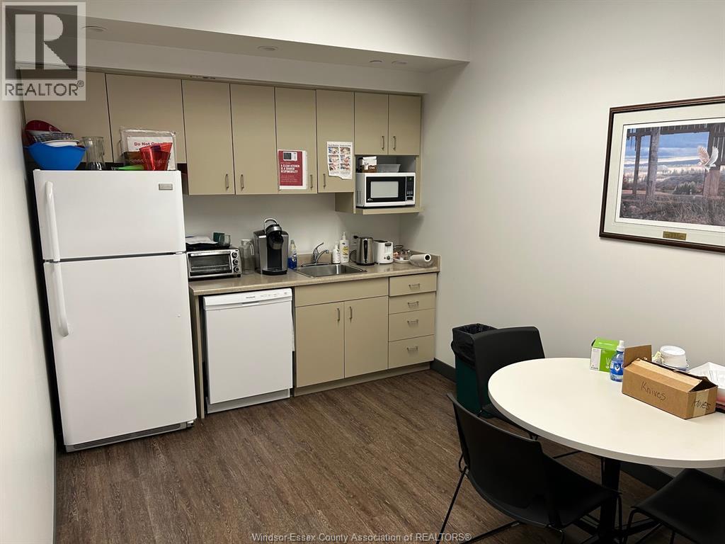 2555 Ouellette Avenue Unit# 200, Windsor, Ontario  N8X 1L9 - Photo 14 - 25031356