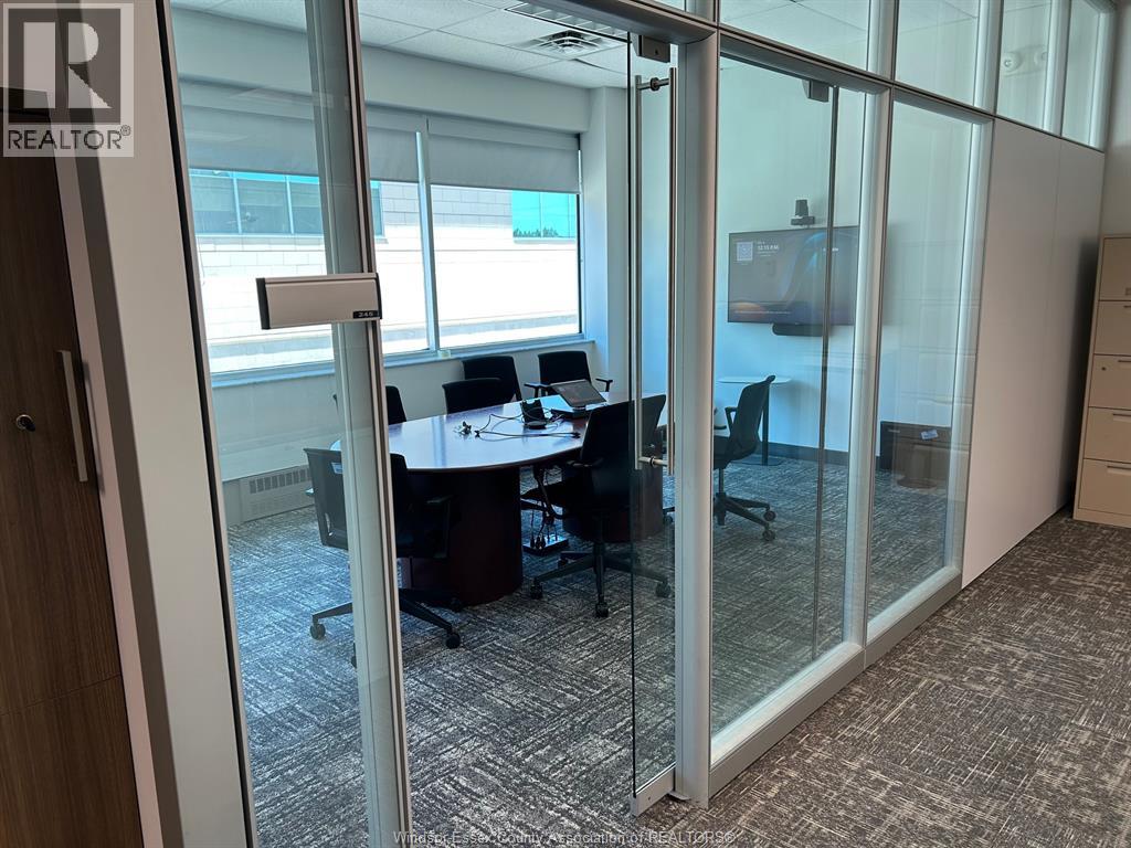 2555 Ouellette Avenue Unit# 200, Windsor, Ontario  N8X 1L9 - Photo 4 - 25031356