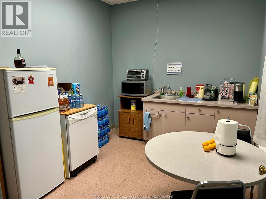 2575 Ouellette Avenue Unit# 200, Windsor, Ontario  N8X 1L9 - Photo 11 - 25031355