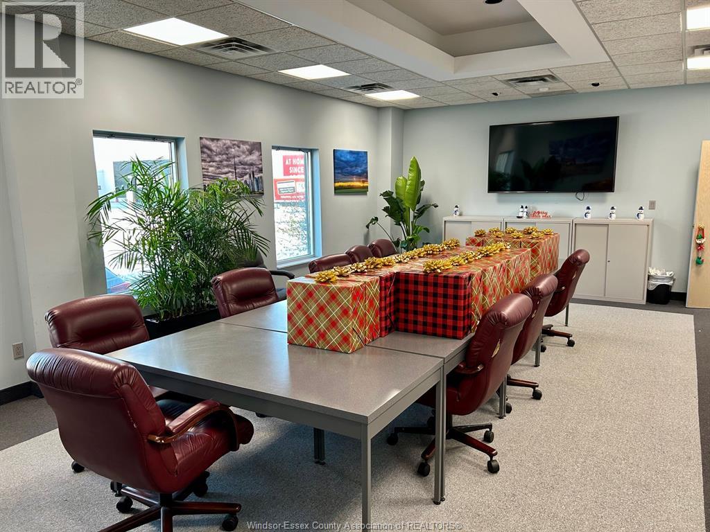 2575 Ouellette Avenue Unit# 200, Windsor, Ontario  N8X 1L9 - Photo 4 - 25031355