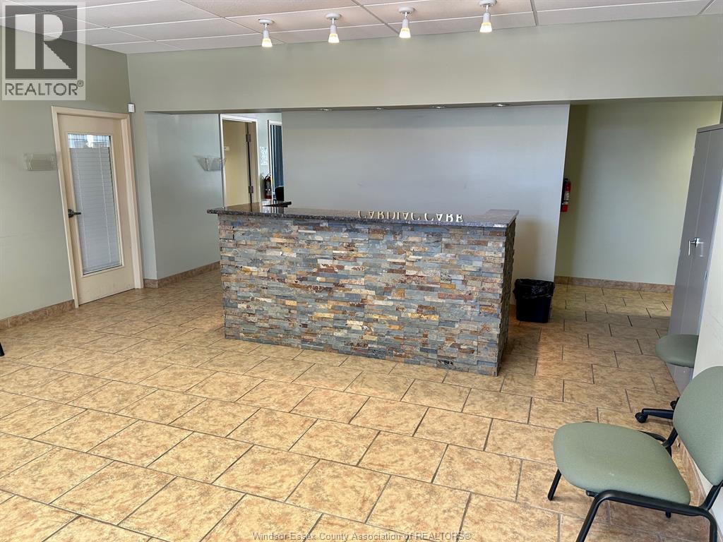 2545 Ouellette Avenue Unit# 2, Windsor, Ontario  N8X 1L9 - Photo 3 - 25031354