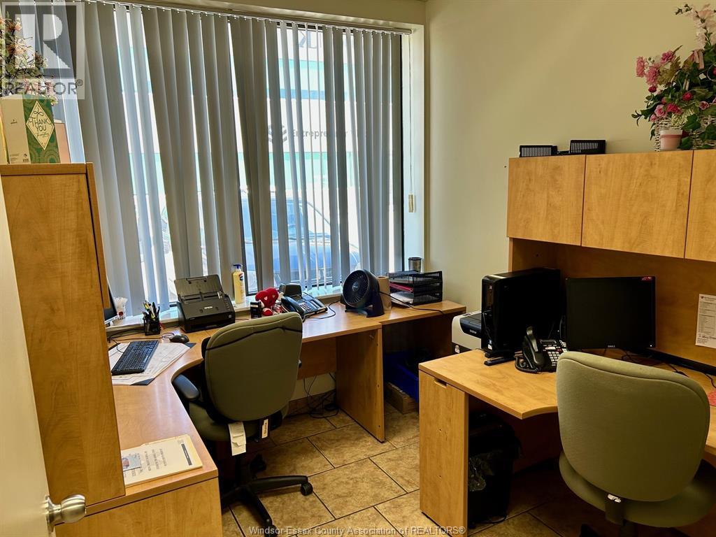 2545 Ouellette Avenue Unit# 2, Windsor, Ontario  N8X 1L9 - Photo 6 - 25031354