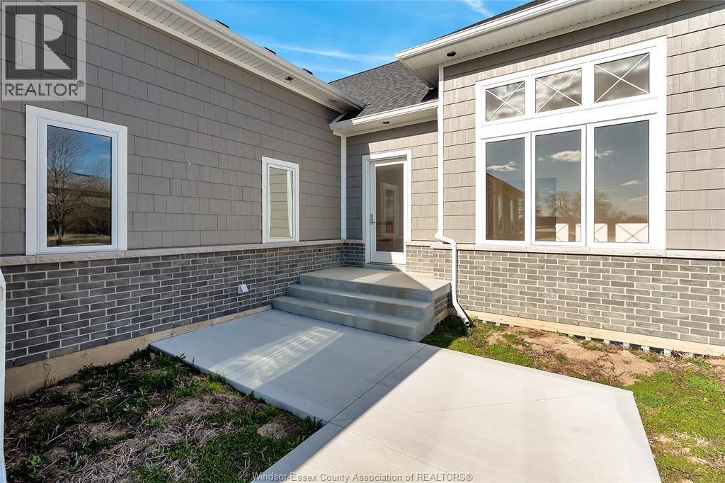 35 Sandcastle, Amherstburg, Ontario  N9V 0J2 - Photo 2 - 25031358