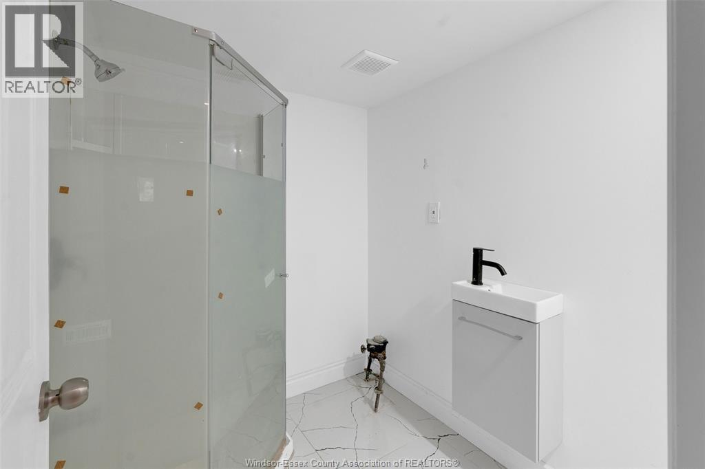 3217 Linwood, Windsor, Ontario  N9C 1P9 - Photo 17 - 25031378