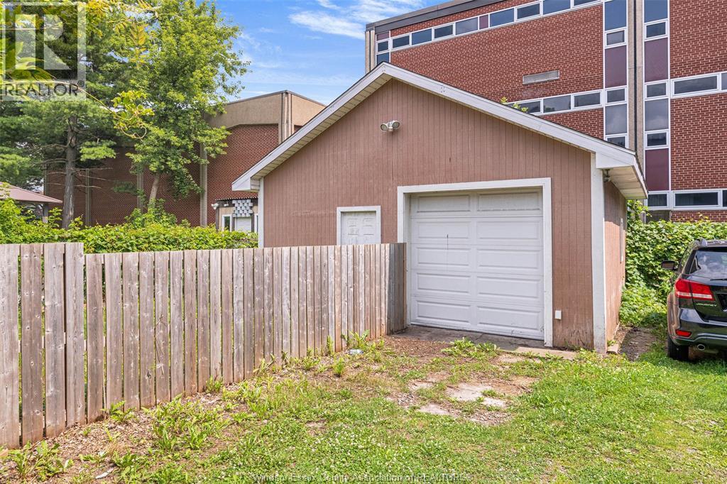 3217 Linwood, Windsor, Ontario  N9C 1P9 - Photo 19 - 25031378