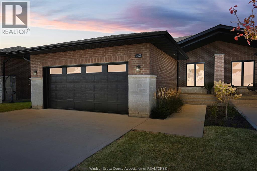 592 Lily Mac Boulevard, Windsor, Ontario  N6E 3N7 - Photo 2 - 25031555