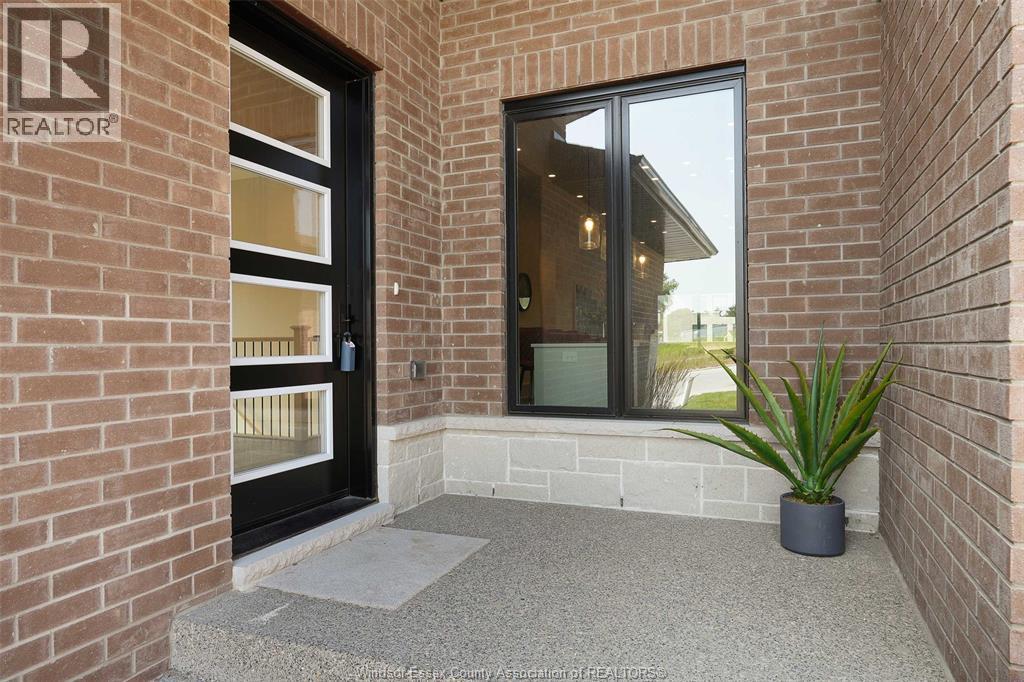592 Lily Mac Boulevard, Windsor, Ontario  N6E 3N7 - Photo 5 - 25031555