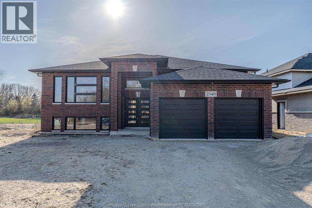 2588 MAYFAIR, LaSalle, Ontario