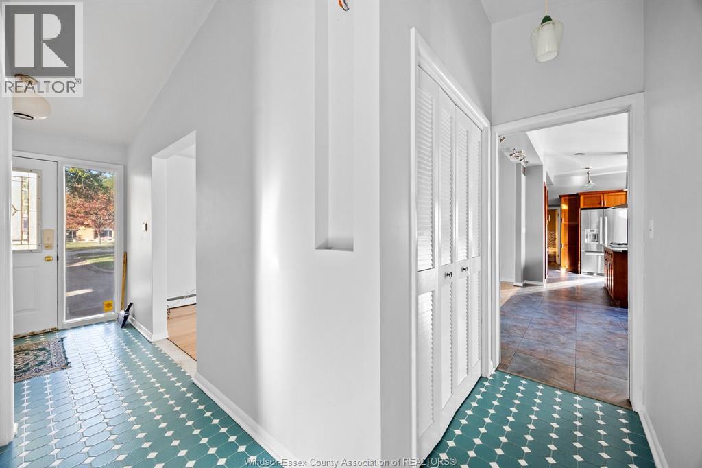 3740 Ouellette, Windsor, Ontario  N9E 3M7 - Photo 3 - 25031703