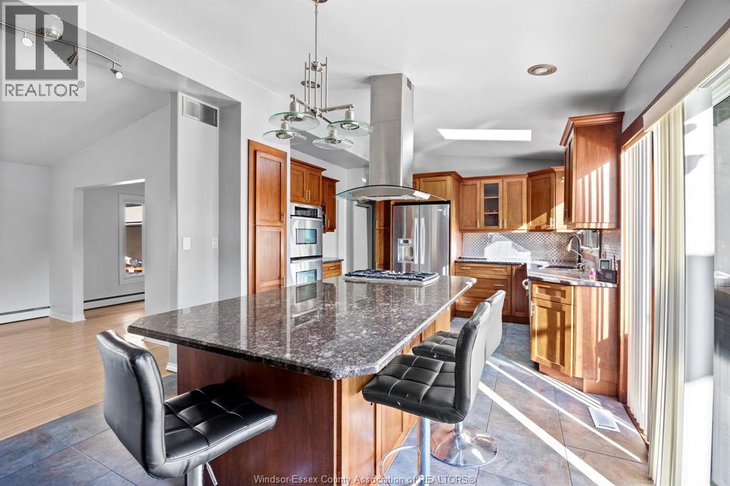 3740 Ouellette, Windsor, Ontario  N9E 3M7 - Photo 9 - 25031703