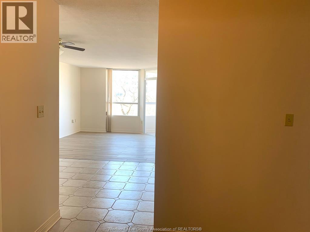 75 Riverside Drive East Unit# 410, Windsor, Ontario  N9A 7C4 - Photo 3 - 25031734