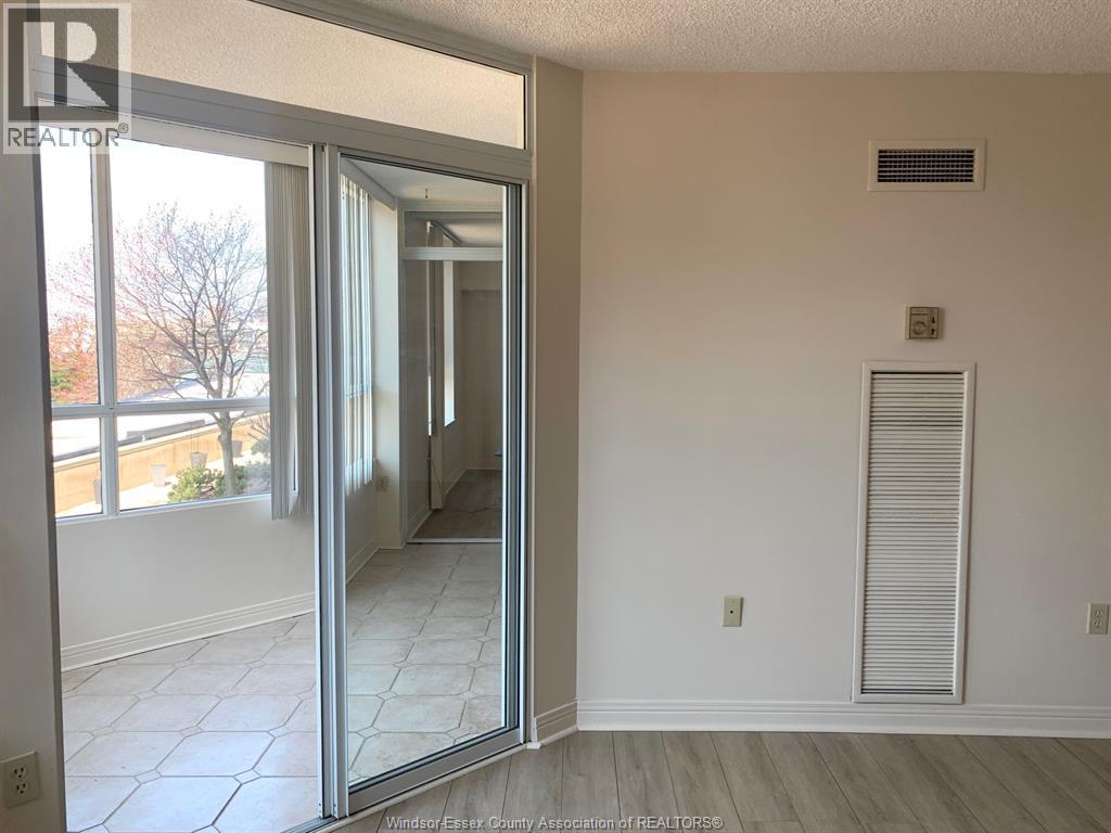 75 Riverside Drive East Unit# 410, Windsor, Ontario  N9A 7C4 - Photo 7 - 25031734