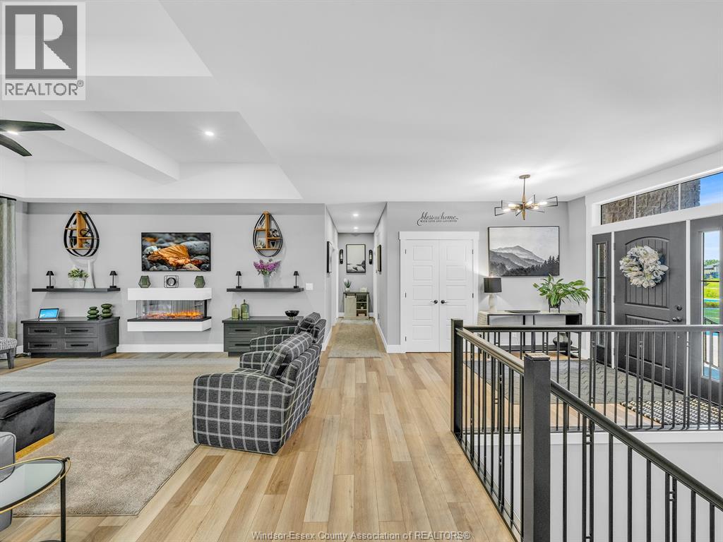 36 Manuel Court, Harrow, Ontario  N0R 1G0 - Photo 3 - 25031844