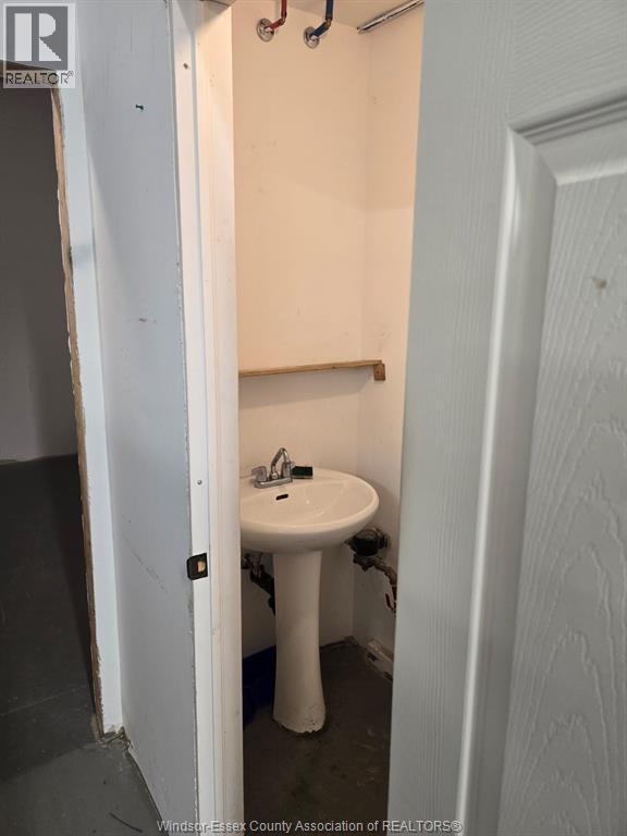 357 Queen Street Unit# Rear Garage/shop, Essex, Ontario  N0R 1G0 - Photo 5 - 25031871