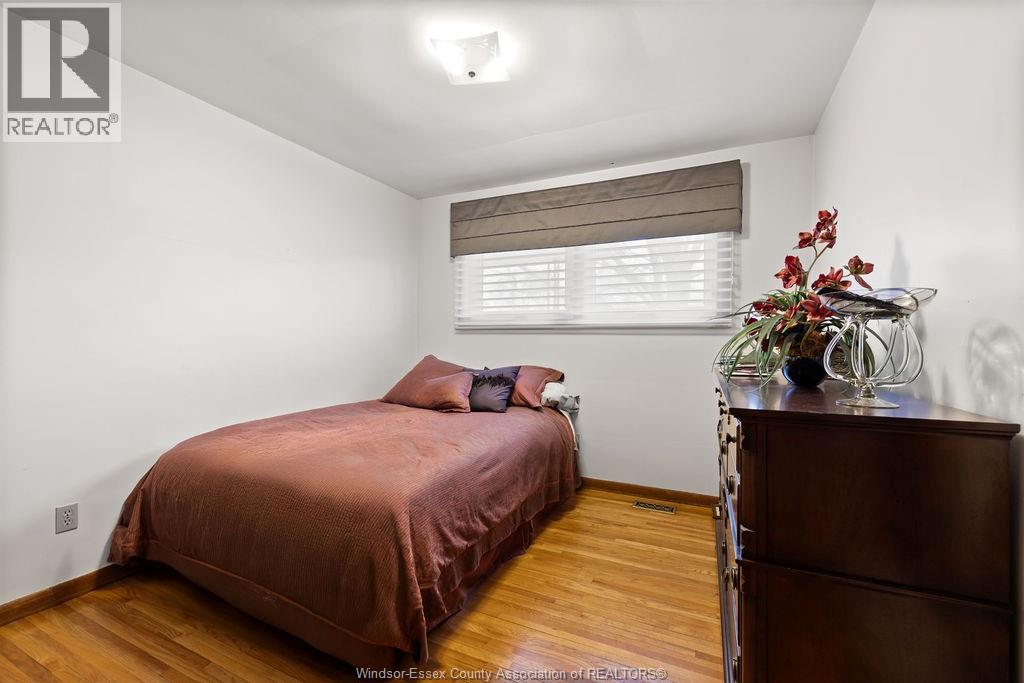 1670 Campbell Avenue, Windsor, Ontario  N9B 2K6 - Photo 17 - 25031884