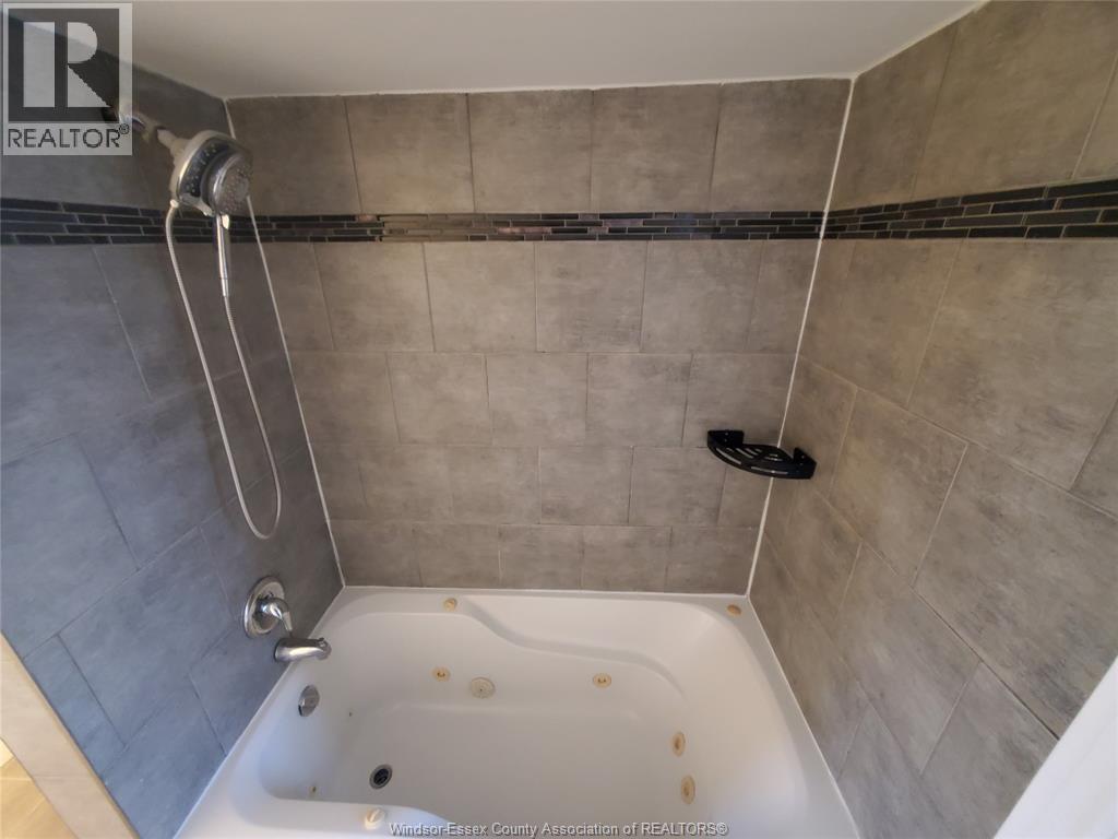 50 Regina, Lakeshore, Ontario  N8N 2P5 - Photo 20 - 25031911