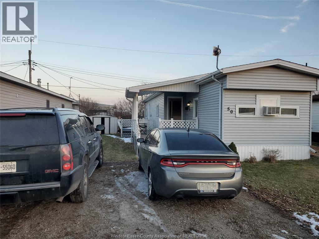 50 Regina, Lakeshore, Ontario  N8N 2P5 - Photo 4 - 25031911