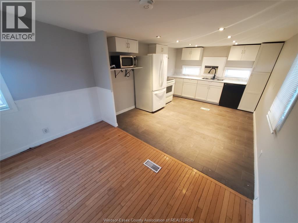 50 Regina, Lakeshore, Ontario  N8N 2P5 - Photo 8 - 25031911