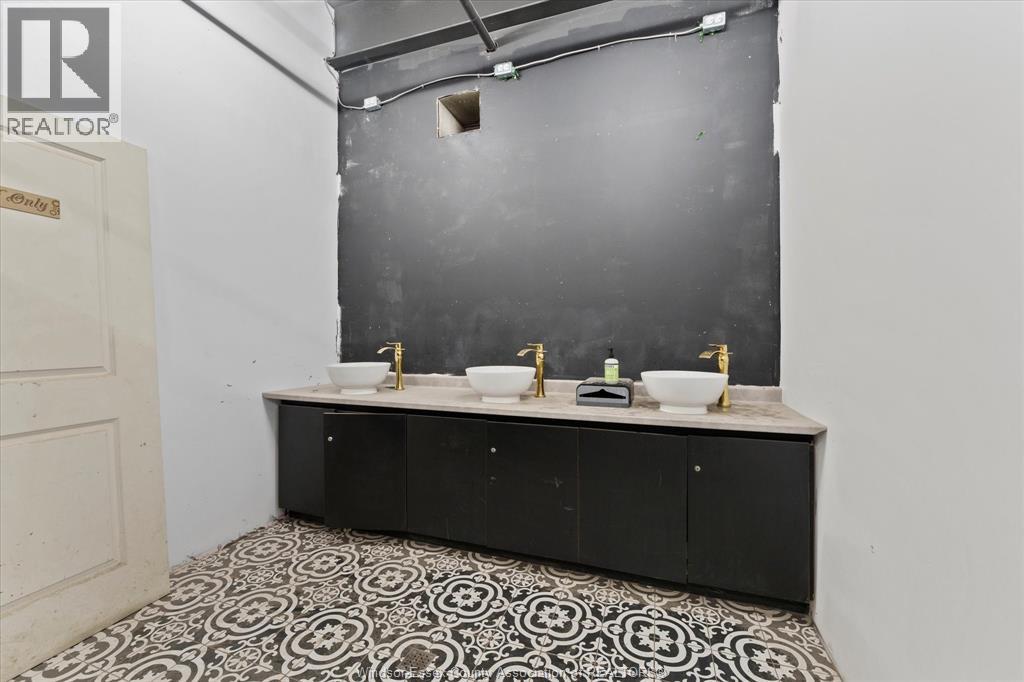 459 Ouellette Avenue, Windsor, Ontario  N9A 4J2 - Photo 13 - 25032069